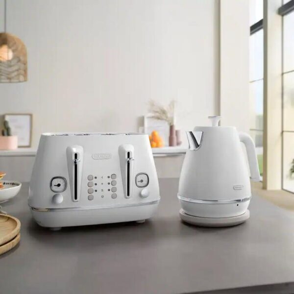De'Longhi Distinta Moments 4 Slice White