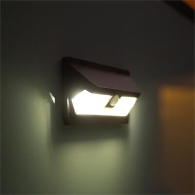 Hoselink Wide Angle Solar Wall Light with Sensor 62LED
